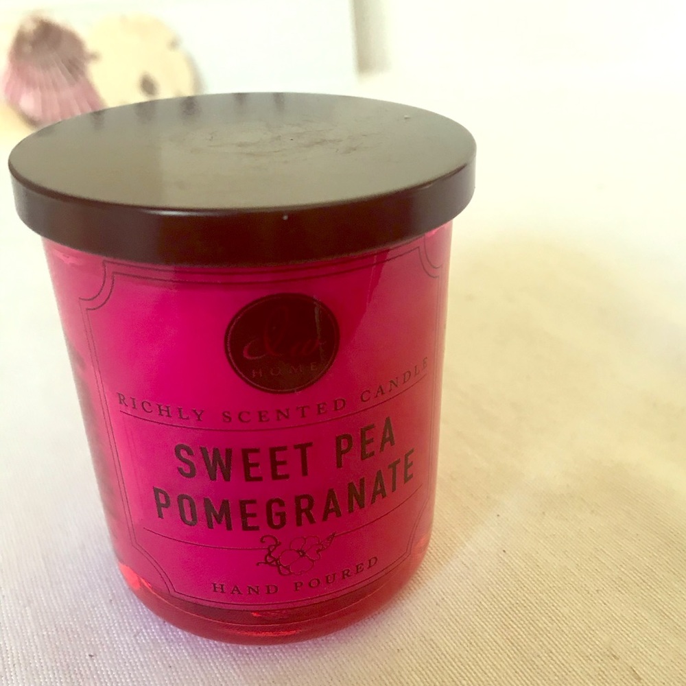 DW Home candle. Sweet Pea Pomegranate